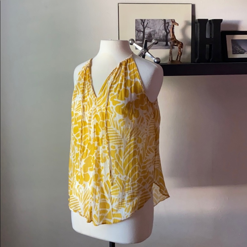 Beautiful yellow tropical print top